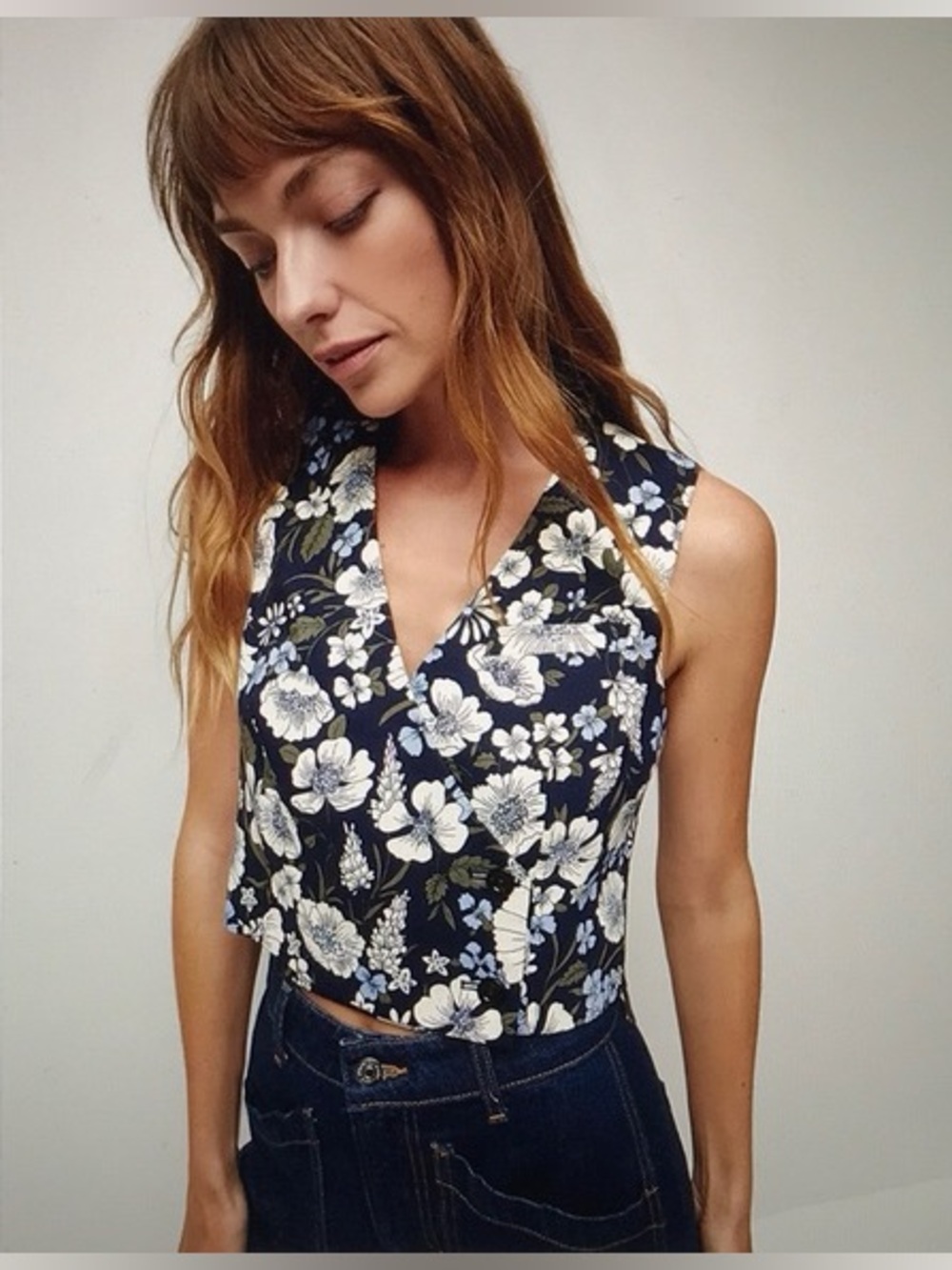 Veronica Beard Brinkley Vest Top 6 Navy Floral Linen Cropped Waistcoat Coastal